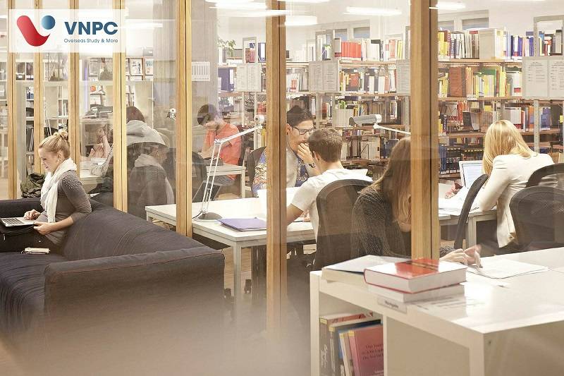 Karlshochschule International University